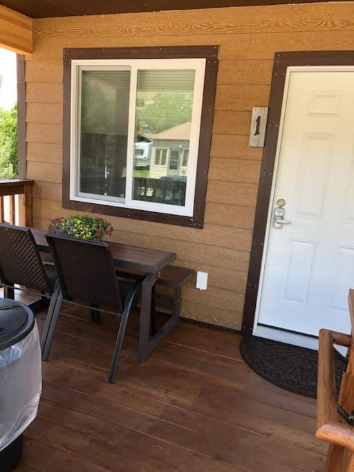 Parkway Yellowstone Guest House Room #1 Гардинър Екстериор снимка