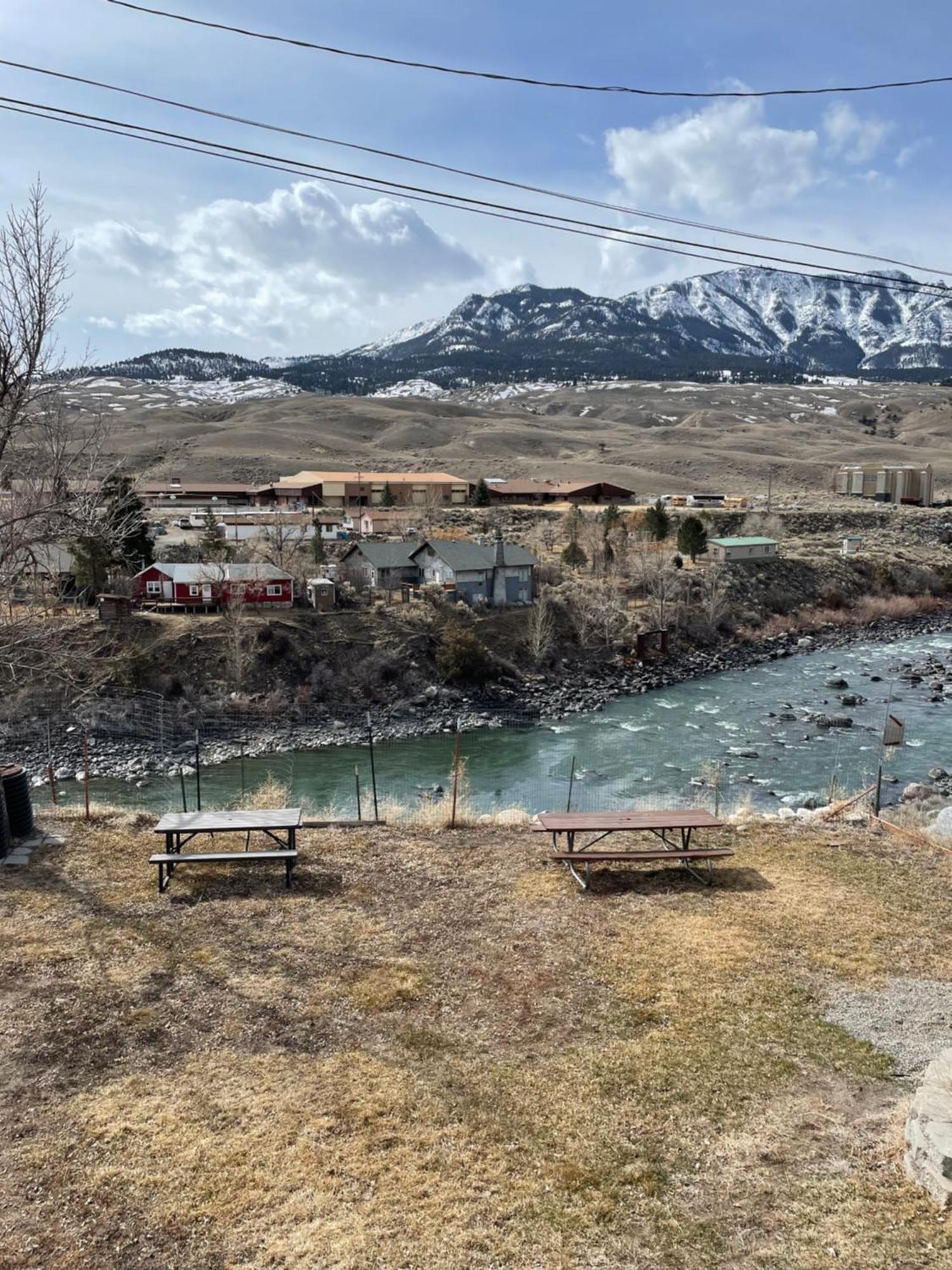 Parkway Yellowstone Guest House Room #1 Гардинър Екстериор снимка